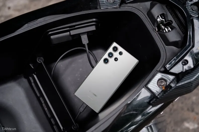 Chi tiết cách lắp sạc điện thoại trên xe máy bằng cách đấu nối nguồn từ ổ khóa