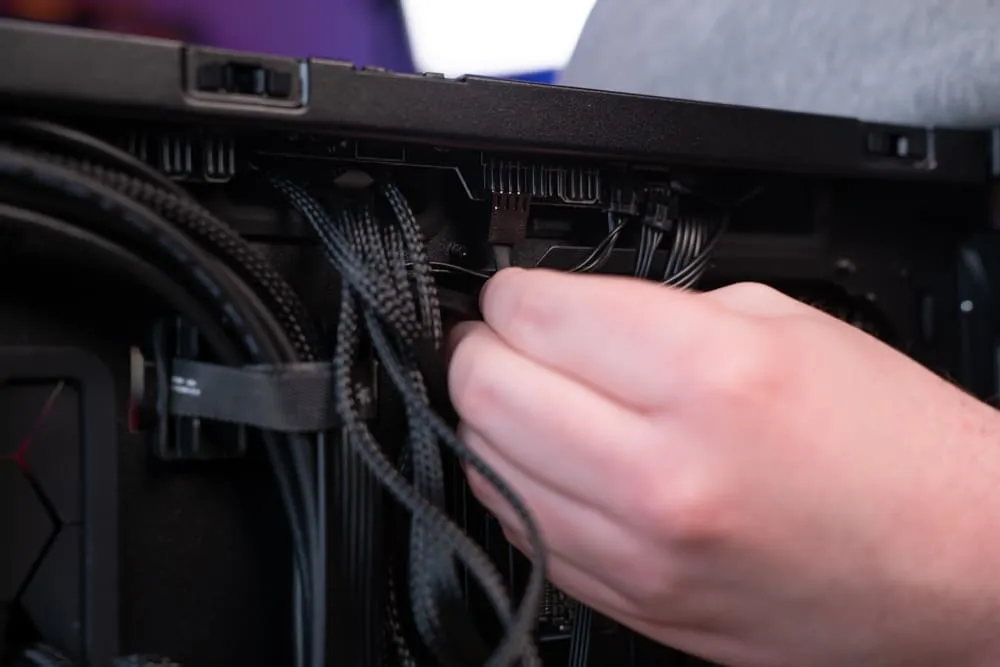 Tự lắp tản nhiệt nước AIO: Kết nối cáp quạt