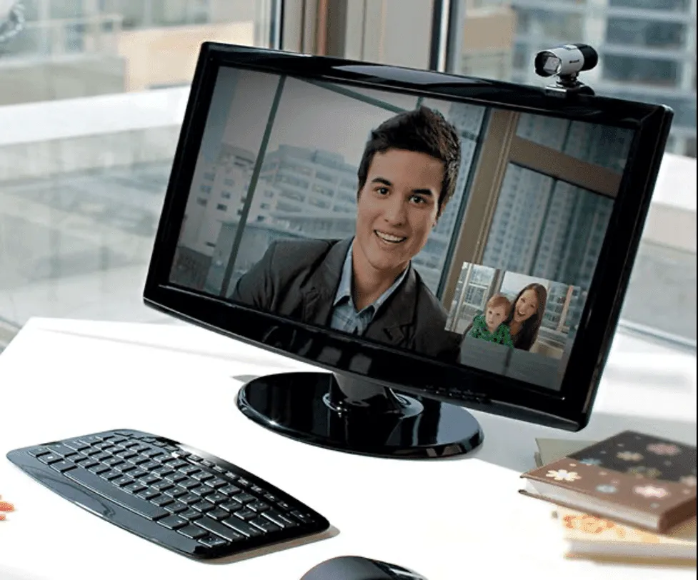 Lựa chọn camera có tích hợp micro đa hướng giúp nhận diện giọng nói tốt hơn cho máy tính (https://tongdai.com.vn/wp-content/uploads/2022/04/cach-lua-chon-camera-lap-may-tinh-phu-hop-5.png)