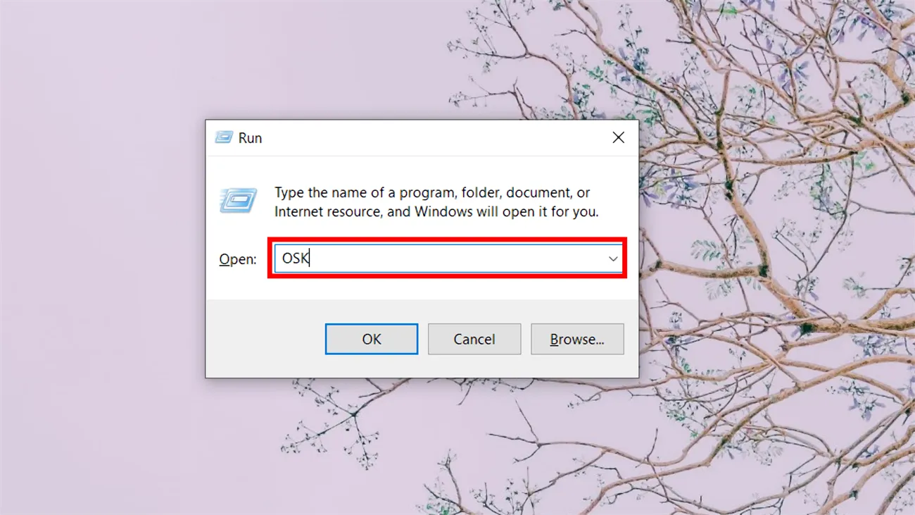 Mở cửa sổ Run bằng cách nhấn tổ hợp phím Windows và R trên bàn phím