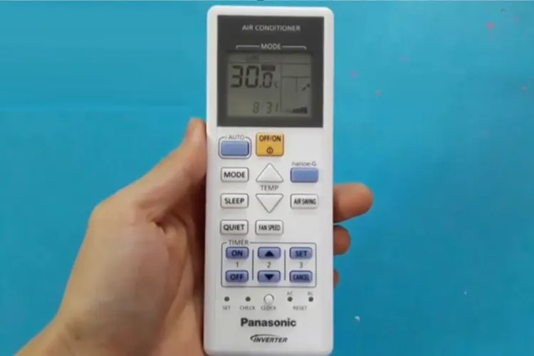 Cách mở khóa remote điều hòa Panasonic bằng nút tăng giảm nhiệt độ