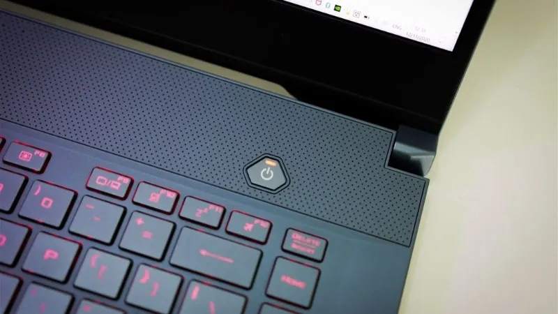 Cách khắc phục máy tính bị đơ bằng nút nguồn