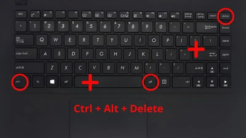 Sử dụng tổ hợp Ctrl + Alt + Delete để khắc phục máy tính bị đơ