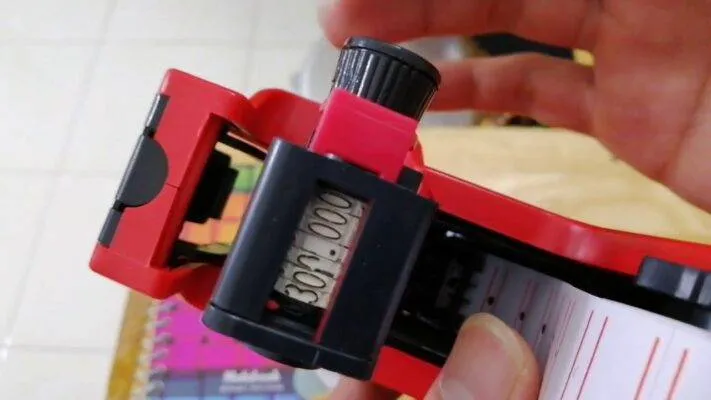 Minh họa cách lắp máy bấm giá và sử dụng hiệu quả