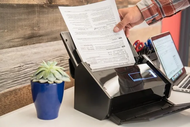 Thiết kế nhỏ gọn của máy scan Canon Lide 120