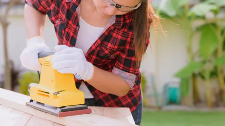 Sử dụng đồ bảo hộ khi sử dụng máy chà nhám