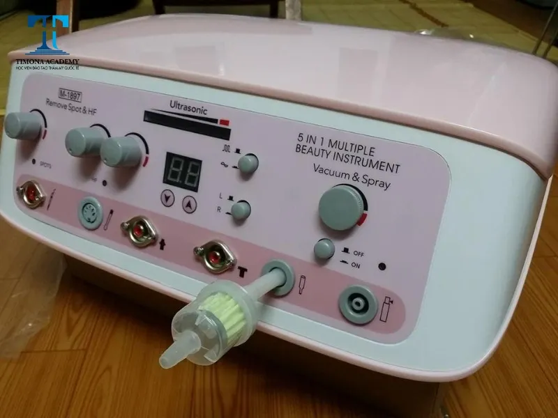 Tổng quan các bộ phận và phụ kiện đi kèm của máy chăm sóc da 5 in 1, minh họa cách sử dụng máy 5 in 1 một cách toàn diện.