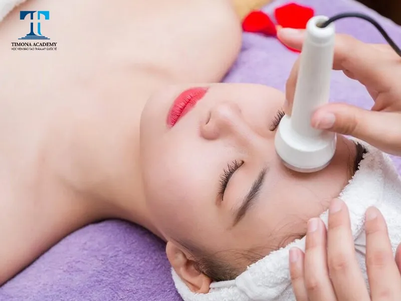 Máy chăm sóc da 5 trong 1 với các đầu chức năng đa dạng