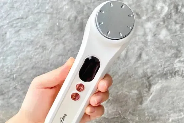 Máy điện di tinh chất thẩm thấu sâu vào da