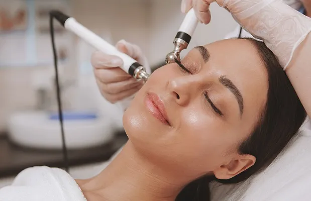 Điện di giúp da hấp thụ tinh chất, sáng khỏe