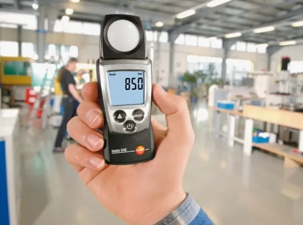 Máy đo cường độ ánh sáng cần được sử dụng và bảo quản đúng cách