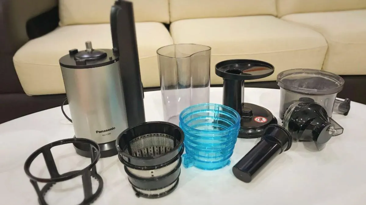 Vệ sinh các bộ phận của máy ép chậm Panasonic sau khi sử dụng là một lưu ý quan trọng để duy trì tuổi thọ sản phẩm.