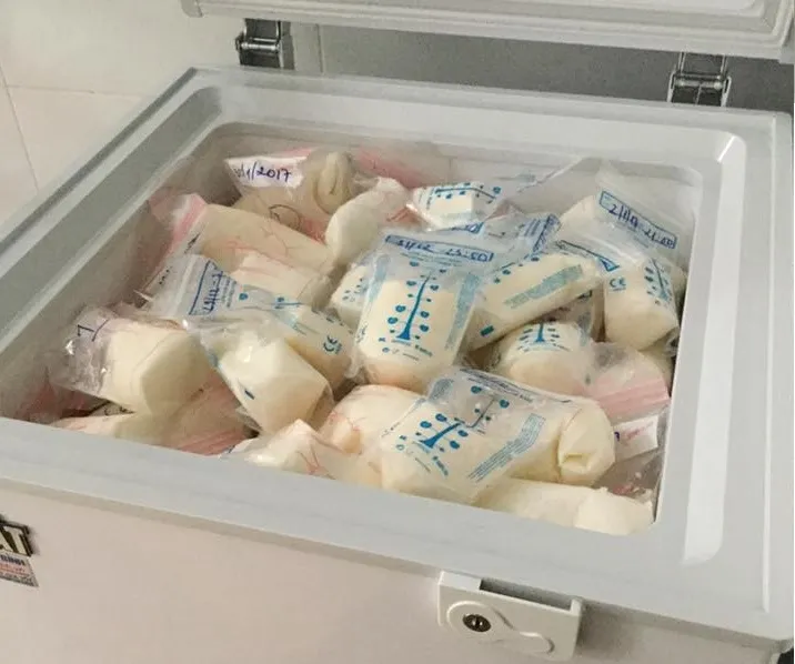 Phương pháp bảo quản sữa mẹ dư thừa bằng túi trữ sữa trong ngăn đông lạnh