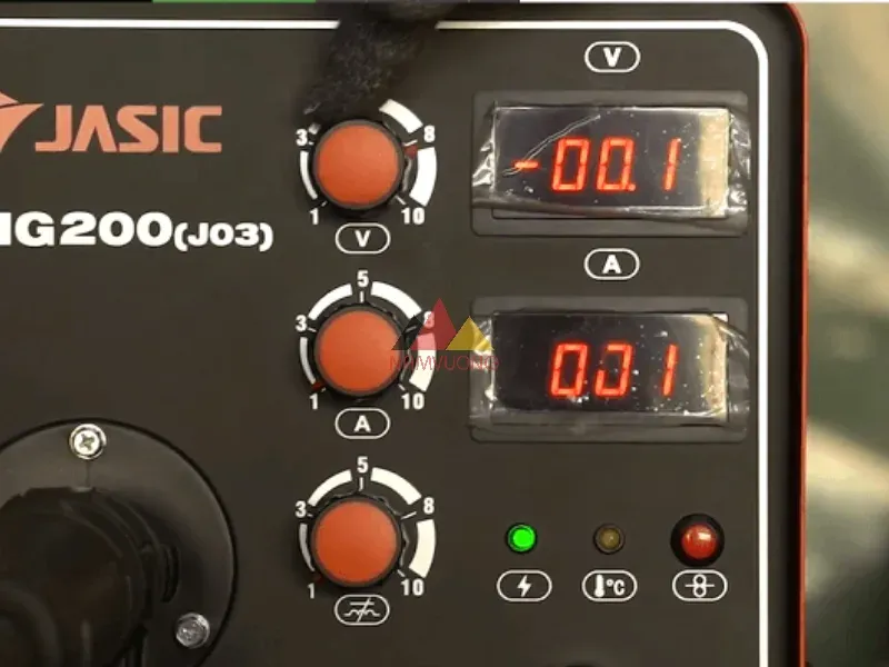 Cận cảnh bảng điều khiển máy hàn MIG Jasic, điều chỉnh thông số hàn quan trọng trong cách sử dụng máy hàn mig jasic
