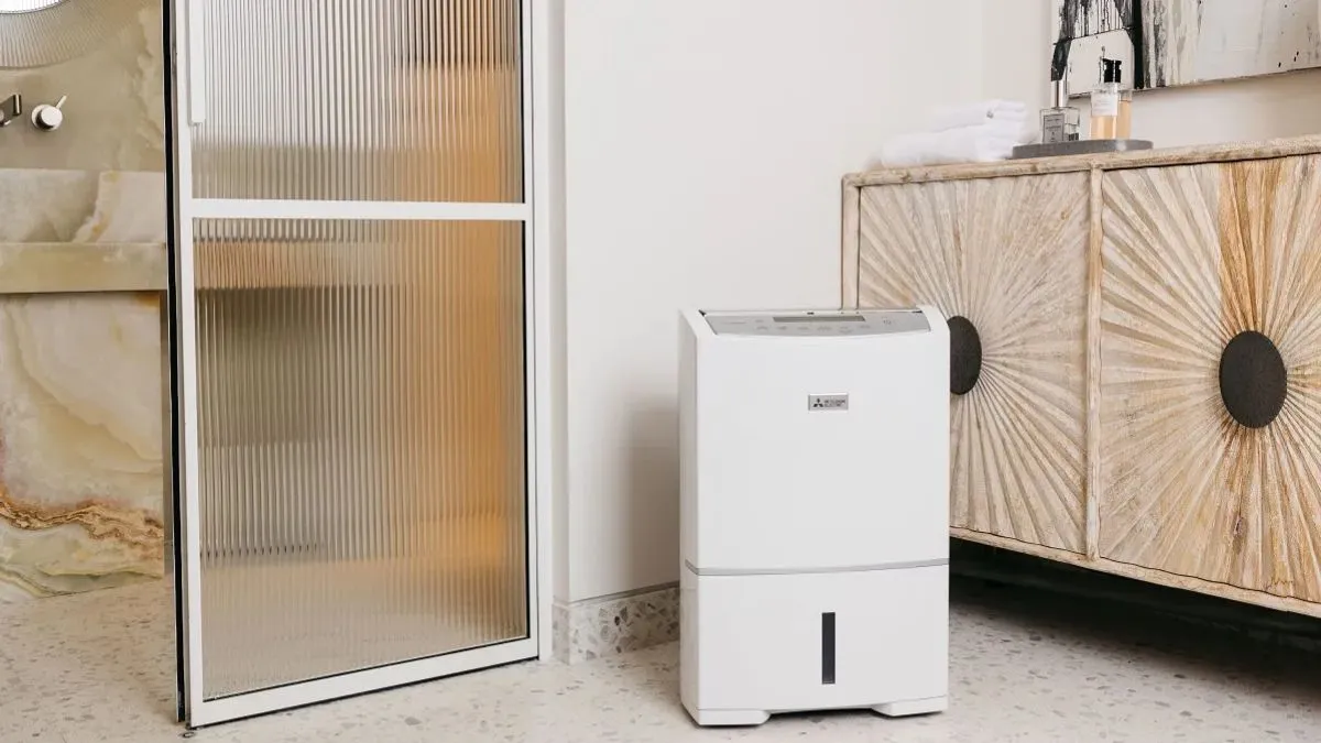 Chọn vị trí thông thoáng, giữa phòng và cách xa vật cản để máy hút ẩm Mitsubishi hoạt động tối ưu