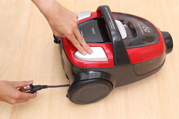 Quy trình sử dụng máy hút bụi Electrolux hiệu quả