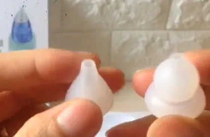 Đầu hút nhám của máy hút mũi Baby Futur dùng để hút mụn đầu đen