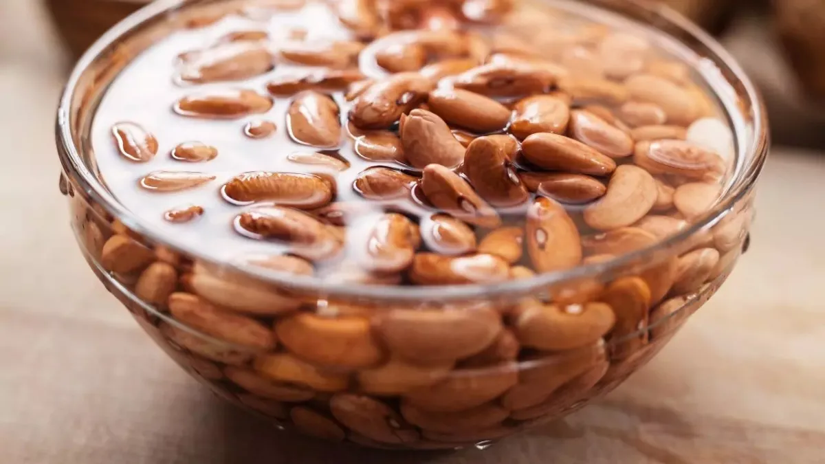 Chuẩn bị hạt đậu nành để làm sữa hạt