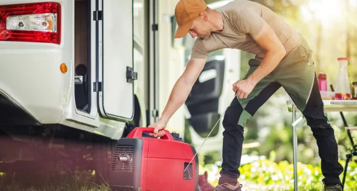 Hướng dẫn chi tiết cách khởi động máy phát điện chạy bằng xăng giật nổ đúng quy trình