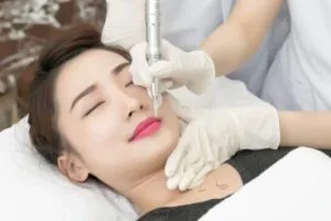 Tiến hành phun xăm với các chế độ phù hợp từng dịch vụ