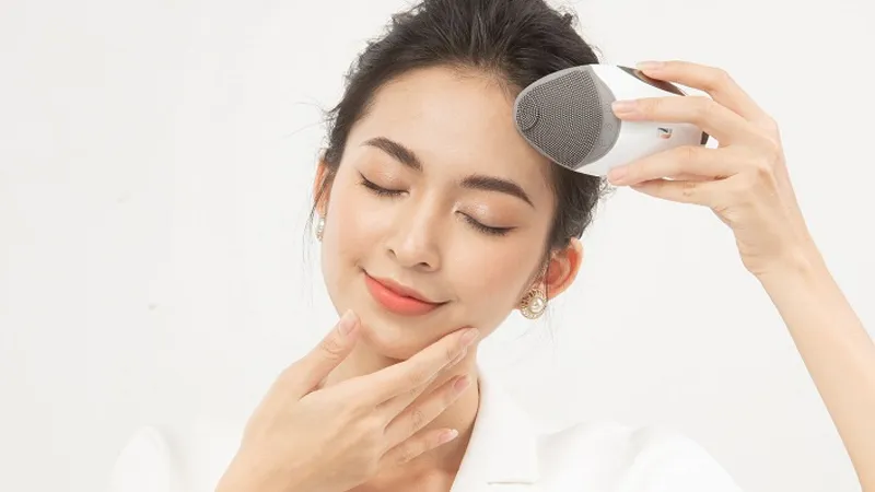 Tránh sử dụng máy rửa mặt quá thường xuyên gây khô da