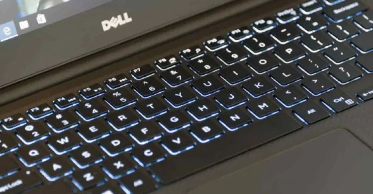 Các phím tắt chương trình hiển thị trên một bàn phím máy tính Dell màu đen