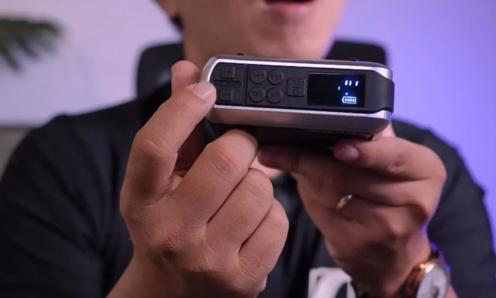 Sử dụng các chức năng ghi âm và FM trên bảng điều khiển của máy trợ giảng Aporo T18