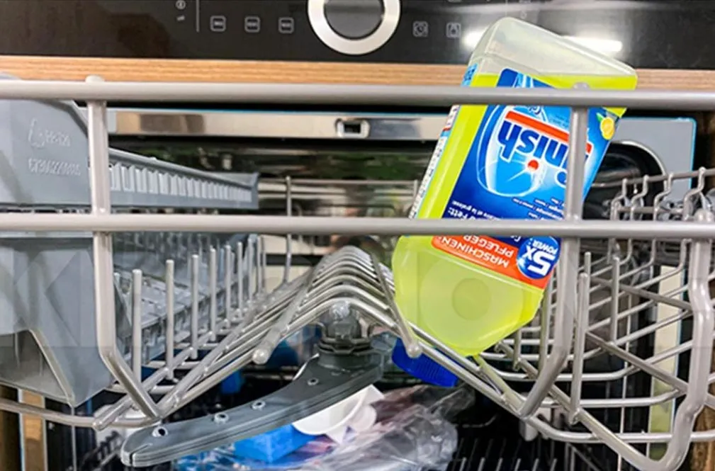 Hướng dẫn chi tiết cách sử dụng nước vệ sinh máy rửa bát Finish để làm sạch hiệu quả.