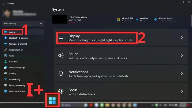 Giao diện cài đặt Display trong Windows 11, hiển thị các tùy chọn cấu hình màn hình.