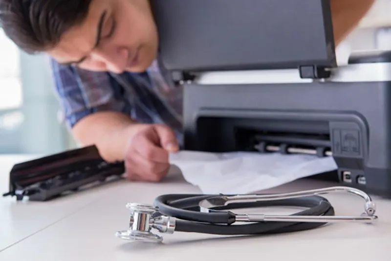 Máy in Canon bị kẹt giấy gây gián đoạn công việc