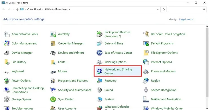 Chọn Network and Sharing Center trong Control Panel