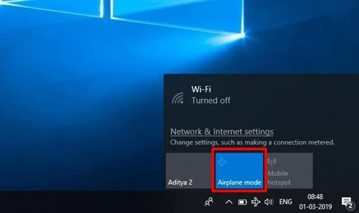 Biểu tượng chế độ máy bay đang bật trên Windows 10