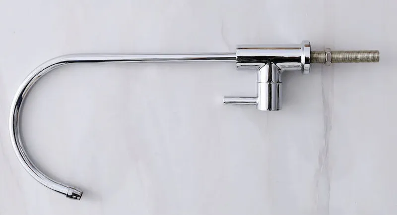 Kiểm tra gioăng cao su vòi máy lọc nước bị lệch hoặc hỏng để khắc phục rò rỉ