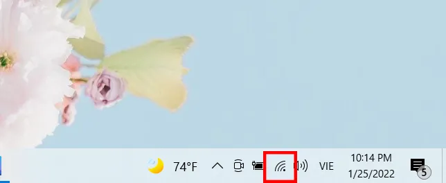 Biểu tượng Wifi trên Taskbar của laptop Asus được nhấn chọn để mở cài đặt mạng
