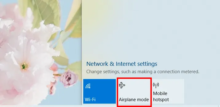 Biểu tượng Airplane Mode trên laptop Asus đã được chọn để tắt chế độ máy bay