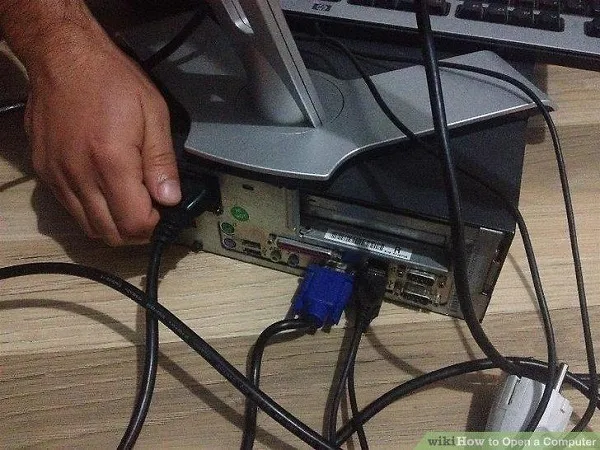 Lắp lại các kết nối phụ trợ cho màn hình Samsung sau khi tháo