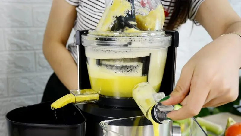 Quy trình vệ sinh sạch sẽ các bộ phận máy ép chậm sau khi tháo