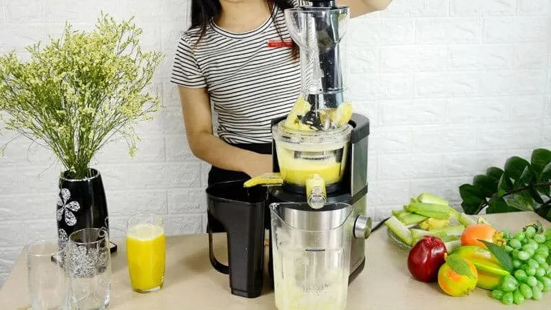 Kiểm tra trục ép máy ép chậm bị kẹt bã sau khi tháo