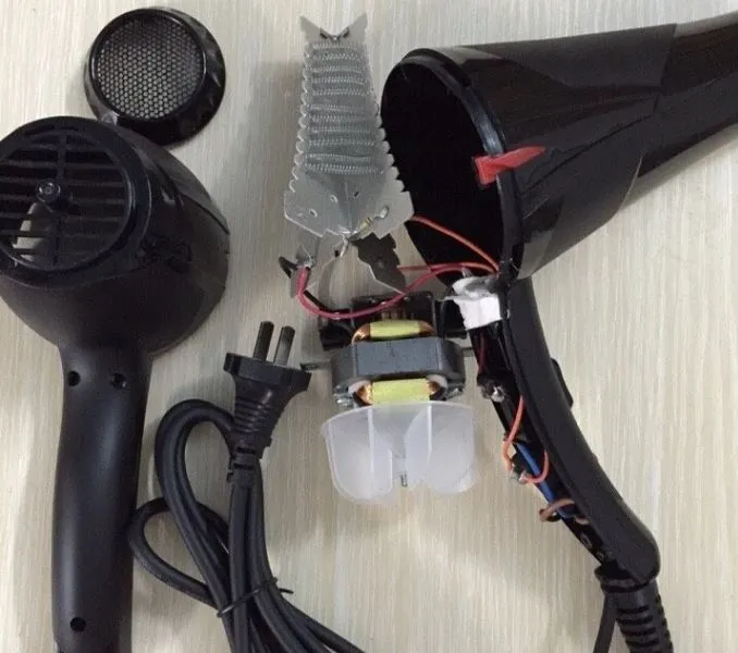 Chi Tiết Các Bước Tháo Máy Sấy Tóc Panasonic Để Vệ Sinh