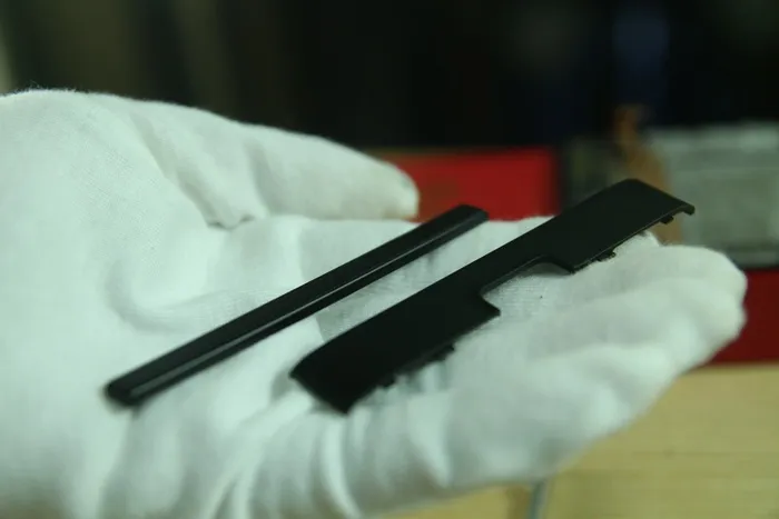 Thanh nẹp nhựa mặt trước và sau của điện thoại Blackberry Passport