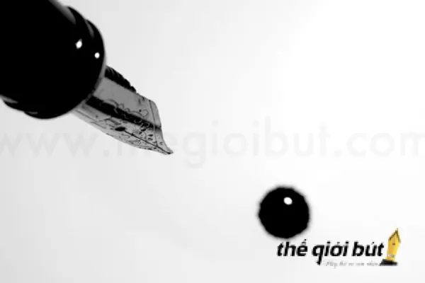 Kỹ thuật tiếp mực cho ngòi bút máy để bài viết trôi chảy