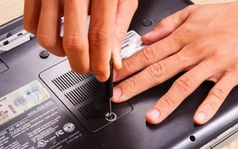 Người dùng cân nhắc việc tự lắp ráp laptop