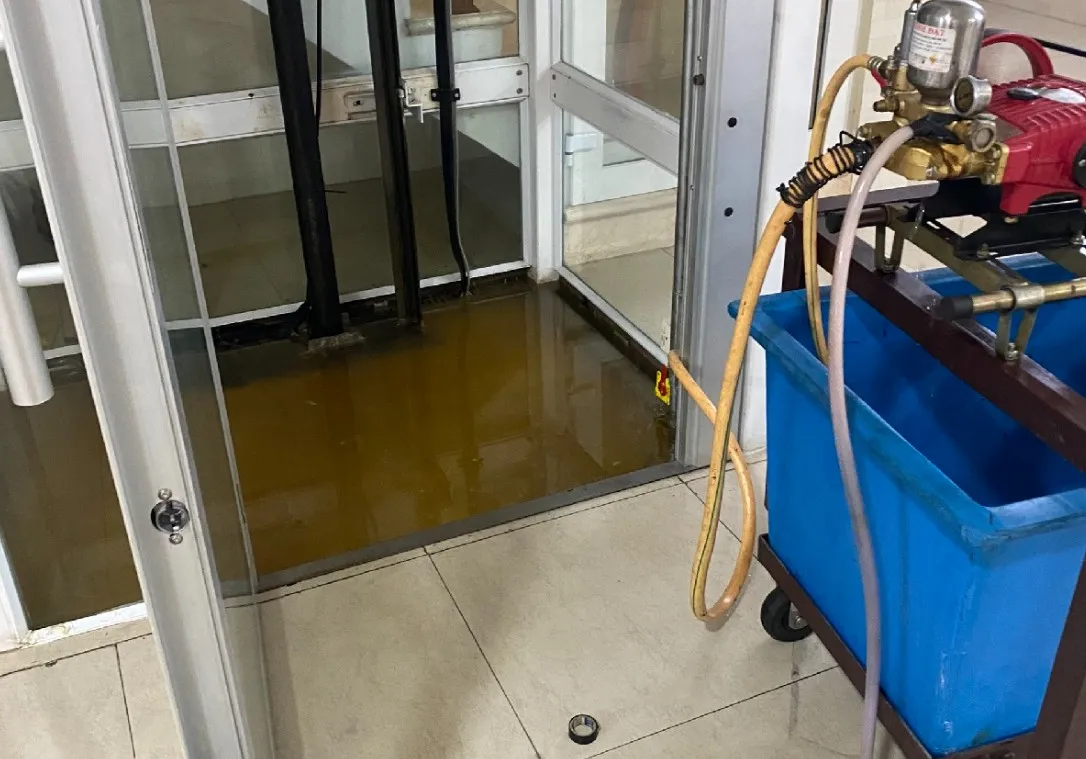Biện pháp xử lý khẩn cấp khi thang máy bị ngập nước hiệu quả