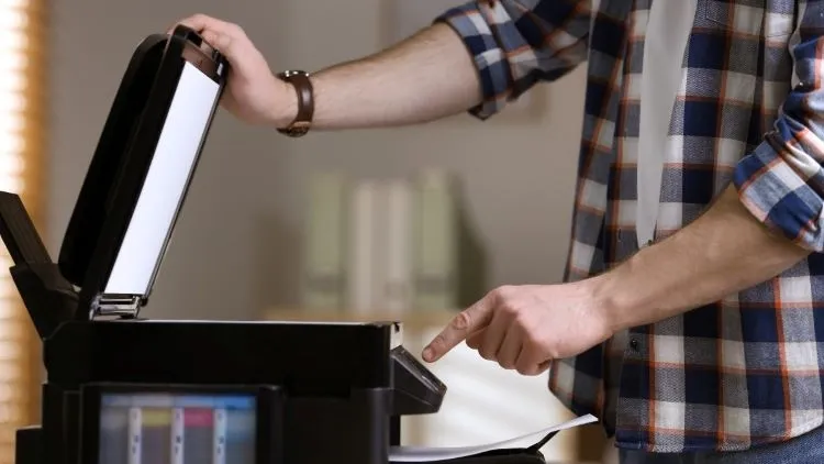 Nhiều hộp mực toner xếp chồng lên nhau