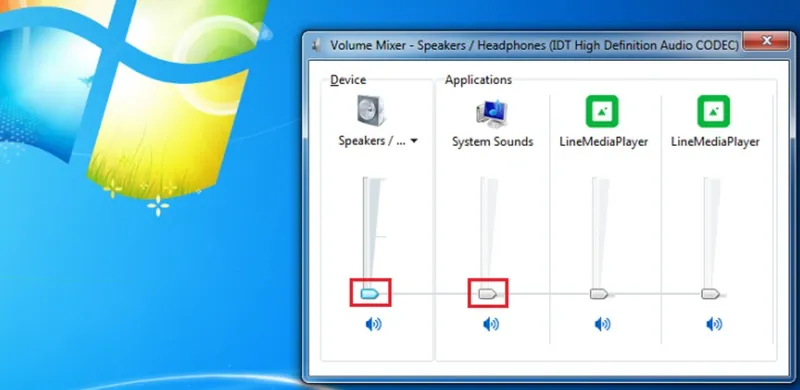 Người dùng đang điều chỉnh thanh âm lượng trên giao diện máy tính để khắc phục loa mất tiếng