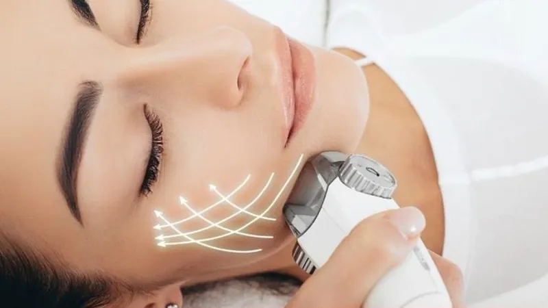 Máy nâng cơ mặt mini giúp tăng cường độ đàn hồi và săn chắc da, ngăn ngừa lão hóa