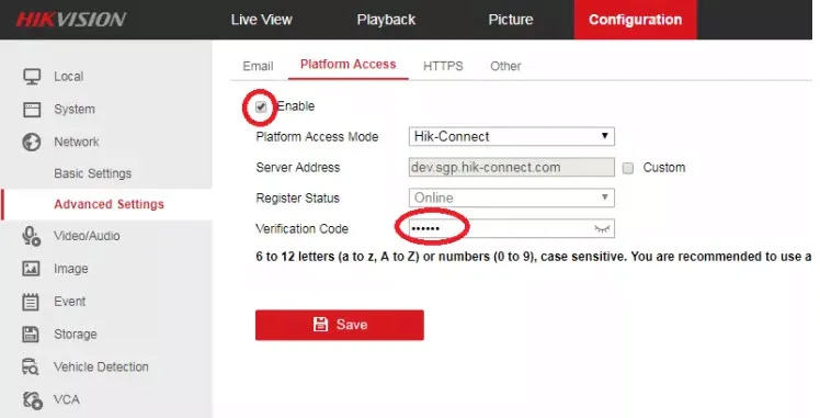 Mô tả hình ảnh: Giao diện bật dịch vụ Hik-Connect trên đầu ghi hình Hikvision, hiển thị trạng thái đăng ký, mã xác thực và tùy chọn bật/tắt dịch vụ.