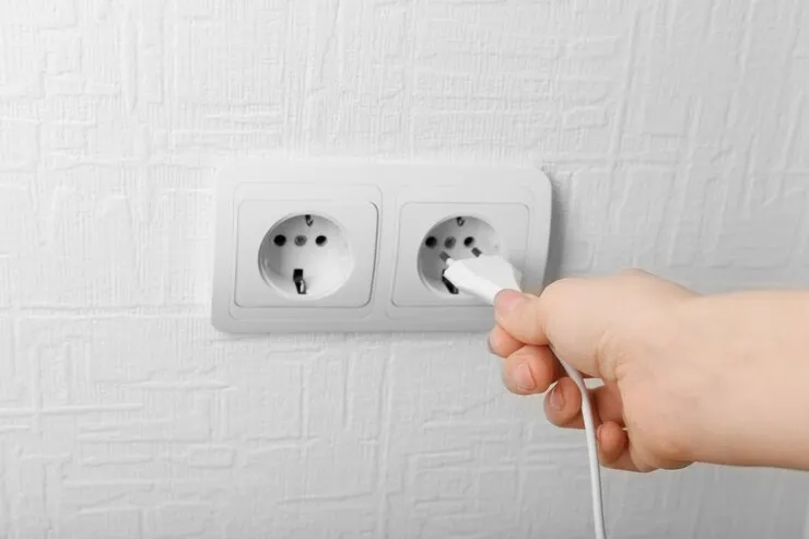 Kiểm Tra và Cắm Điện an toàn khi sử dụng máy hút mùi bếp