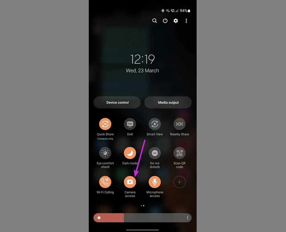 Tùy chọn bật/tắt quyền truy cập camera toàn hệ thống trong cài đặt nhanh Samsung
