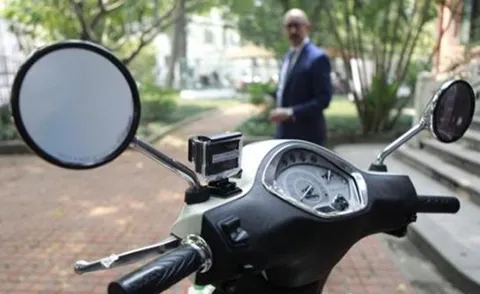 Phụ kiện và cách cấp nguồn cho camera hành trình xe máy Eken H9R